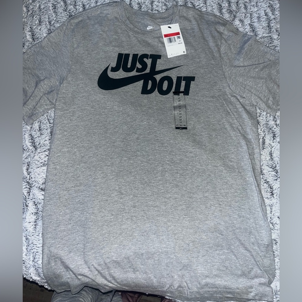 Brand new NIKE men’s large (tall) T shirt